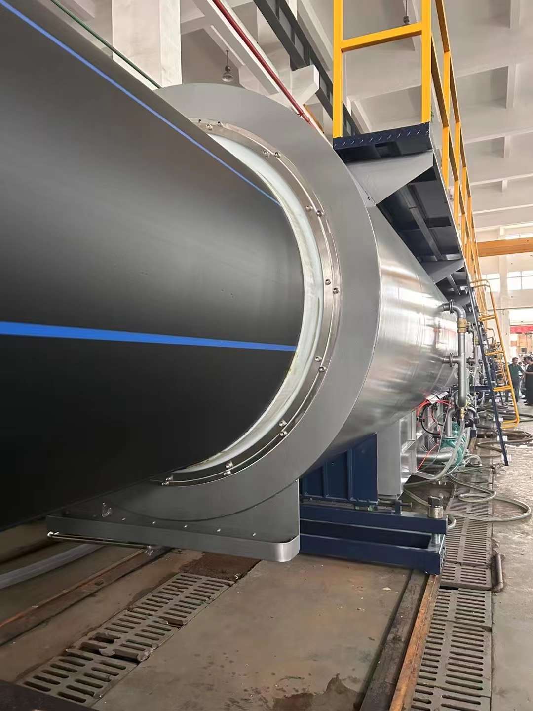 Нова екструзійна виробнича лінія PE1600(SDR13.6) була успішно завершена та очікує на доставку!